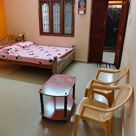 Sri Annai Home Stay I Tiruvannāmalai المظهر الخارجي الصورة