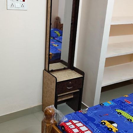 Sri Annai Home Stay I Tiruvannāmalai المظهر الخارجي الصورة