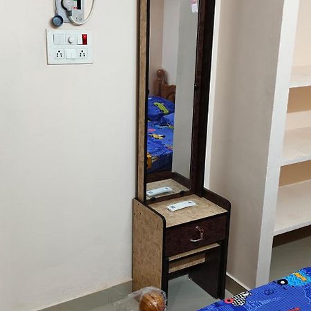 Sri Annai Home Stay I Tiruvannāmalai المظهر الخارجي الصورة